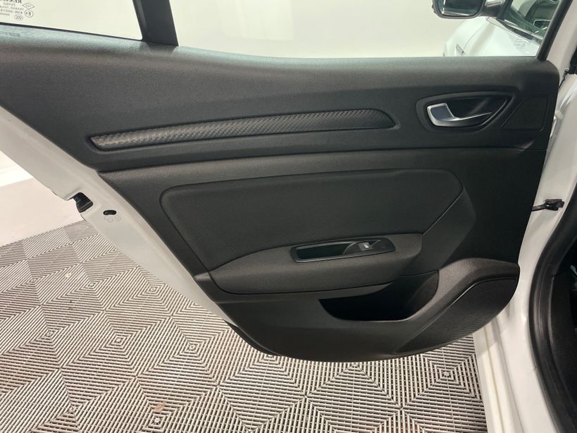 RENAULT MEGANE IV BERLINE BUSINESS 2020 - Photo n°24