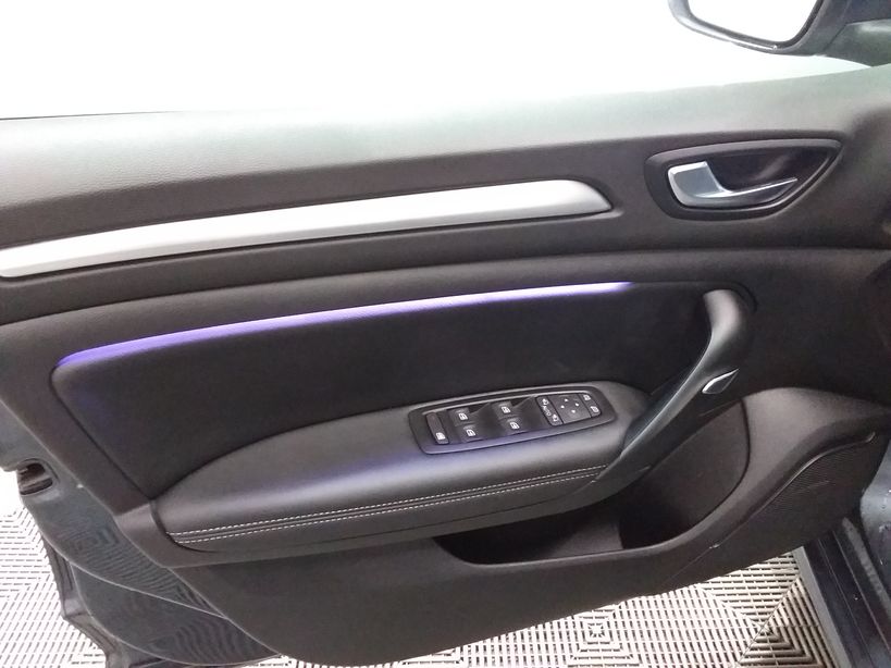 RENAULT MEGANE IV BERLINE 2021 - Photo n°16