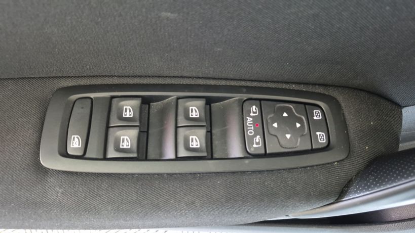RENAULT MEGANE IV BERLINE 2022 - Photo n°15