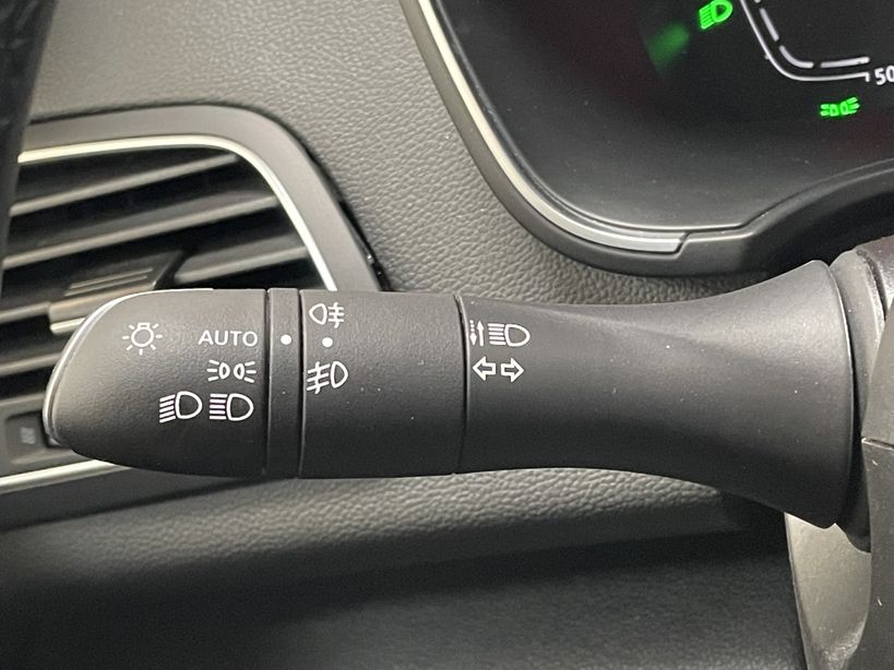 RENAULT MEGANE IV BERLINE 2020 - Photo n°15