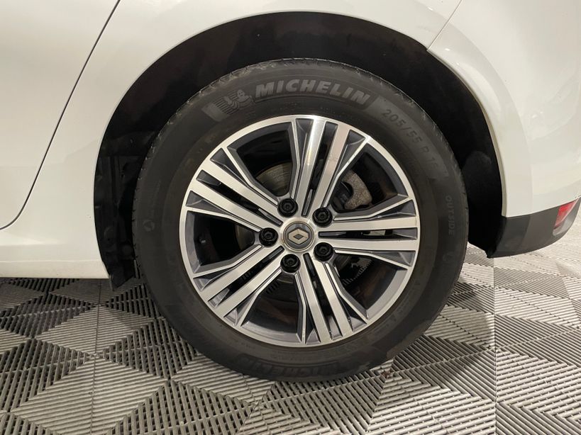 RENAULT MEGANE IV BERLINE 2022 - Photo n°39