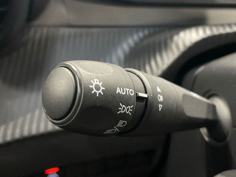 PEUGEOT 208 2023 - Photo n°28