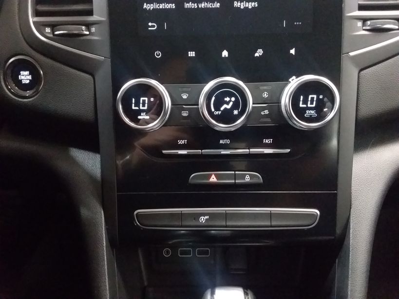 RENAULT MEGANE IV BERLINE 2023 - Photo n°19