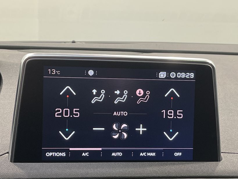 PEUGEOT 3008 2019 - Photo n°15
