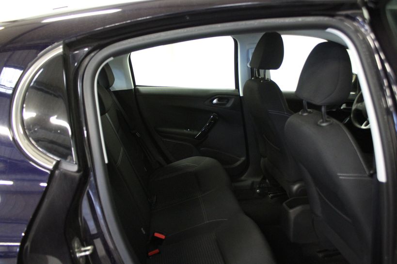PEUGEOT 208 2015 - Photo n°7