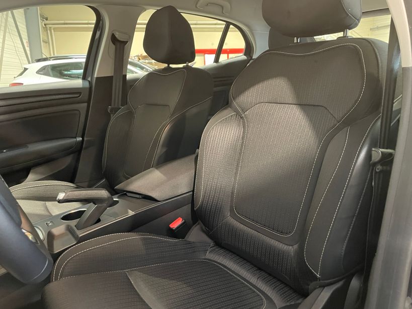 RENAULT MEGANE IV BERLINE BUSINESS 2020 - Photo n°11