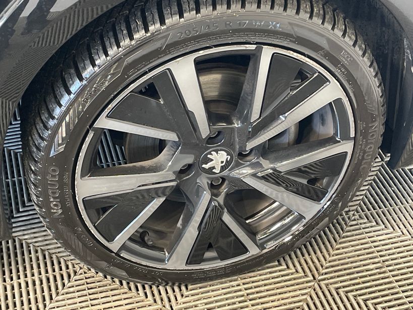 PEUGEOT 208 2023 - Photo n°8