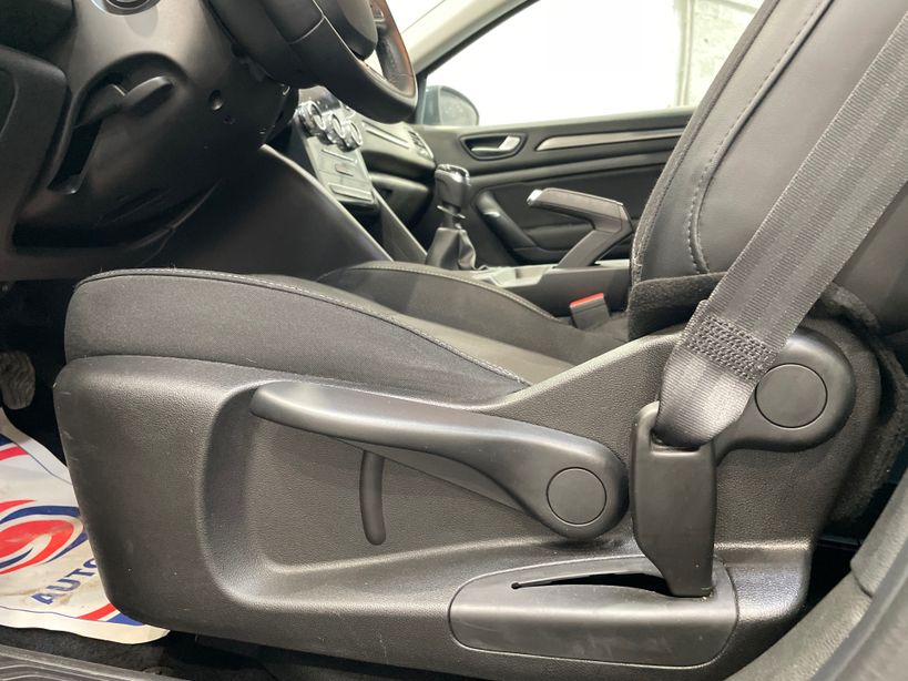 RENAULT MEGANE IV ESTATE 2022 - Photo n°34