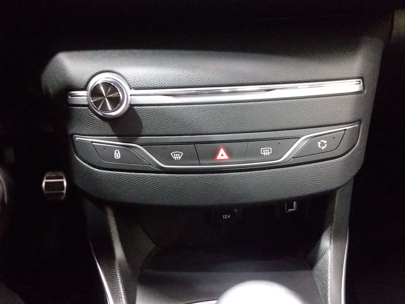 PEUGEOT 308 2019 - Photo n°21