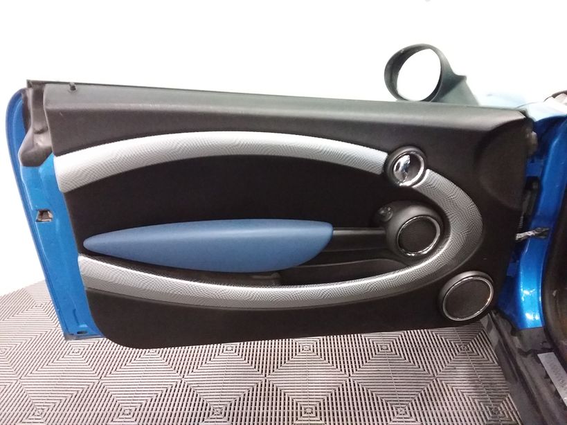 MINI HATCH R56 2010 - Photo n°30