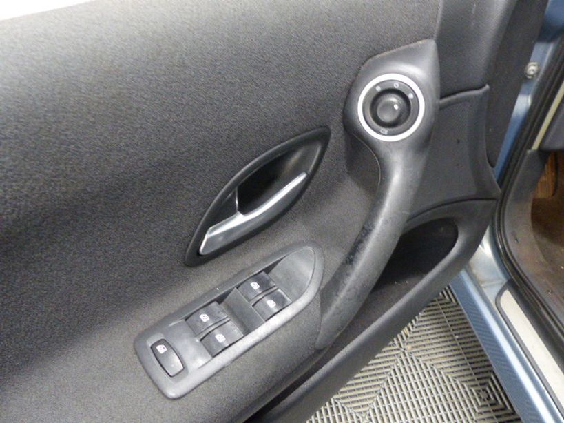 RENAULT LAGUNA 2005 - Photo n°15