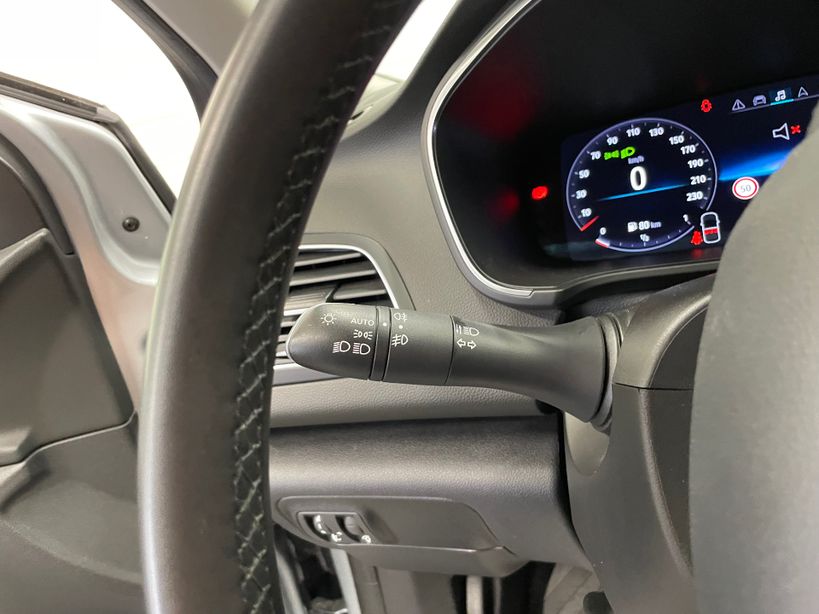 RENAULT MEGANE IV BERLINE 2022 - Photo n°20