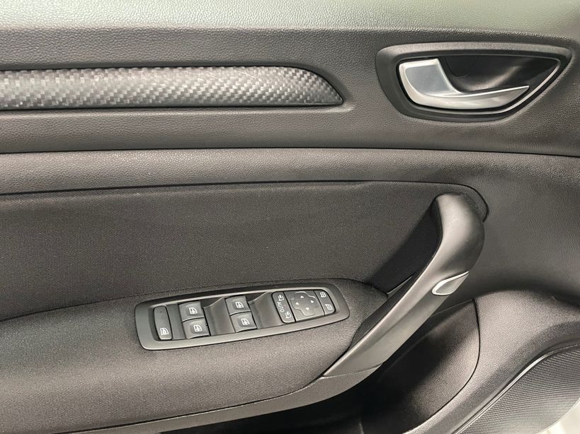 RENAULT MEGANE IV BERLINE BUSINESS 2020 - Photo n°12