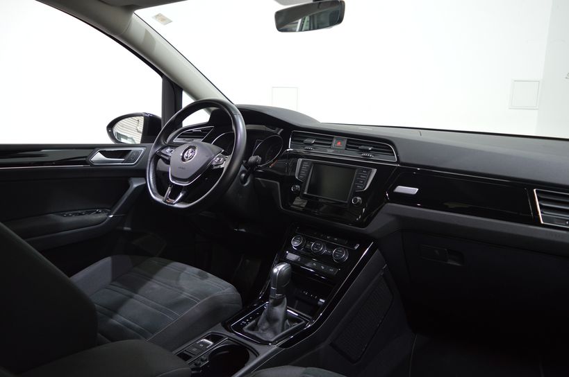 VOLKSWAGEN TOURAN 2016 - Photo n°9