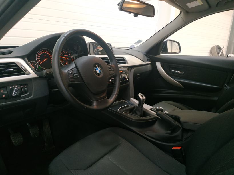 BMW SERIE 3 F30 LCI 2015 - Photo n°13