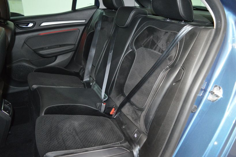 RENAULT MEGANE IV BERLINE 2018 - Photo n°9