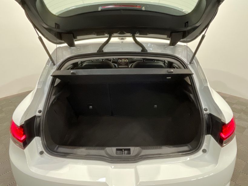 RENAULT MEGANE IV BERLINE 2021 - Photo n°48
