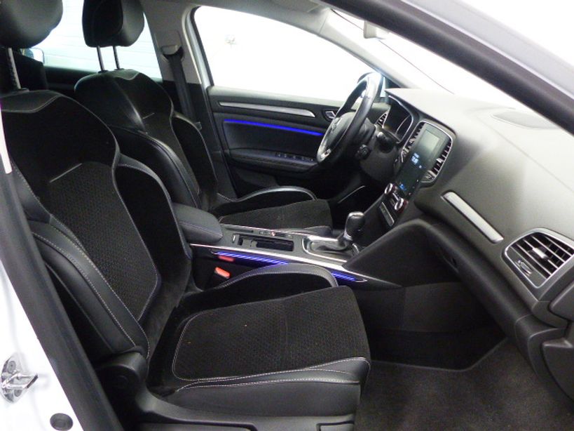 RENAULT MEGANE IV ESTATE 2017 - Photo n°6