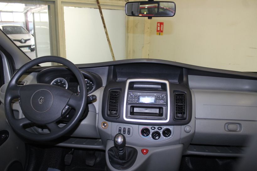 RENAULT TRAFIC II PASSENGER 2013 - Photo n°27