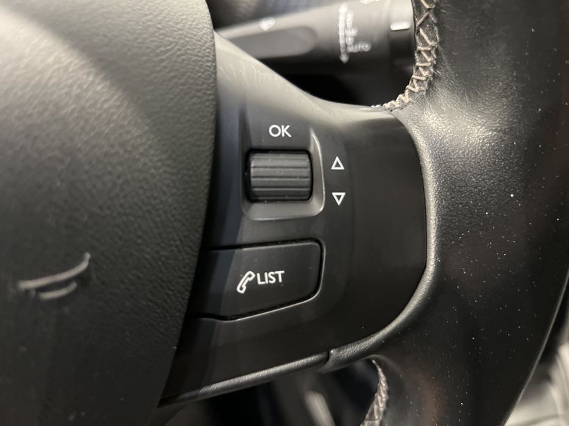 PEUGEOT 208 2016 - Photo n°26