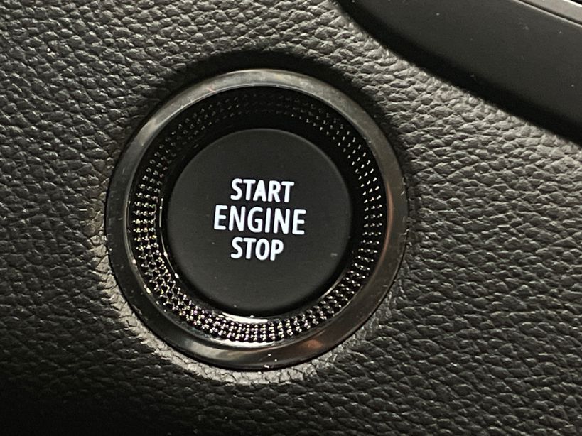 RENAULT MEGANE IV BERLINE 2022 - Photo n°31