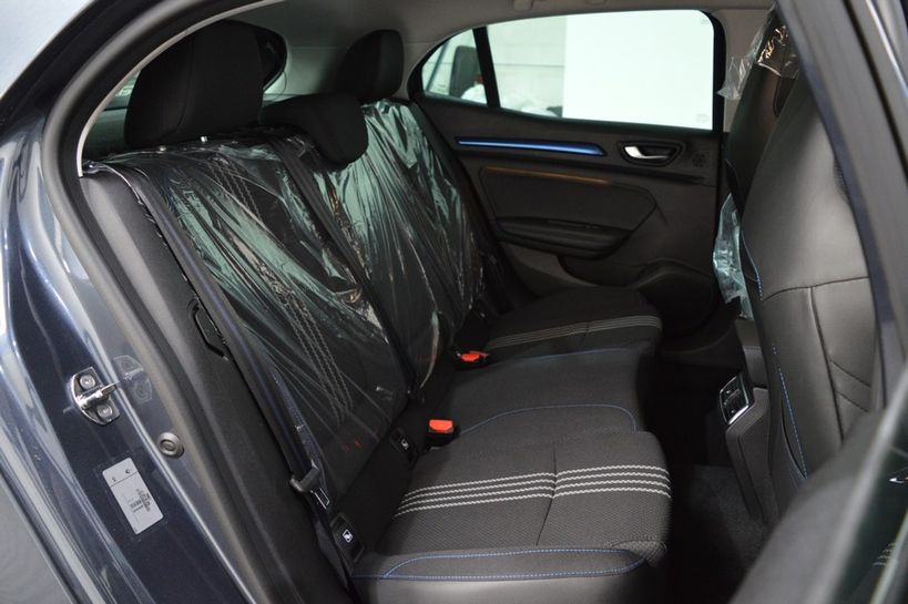 RENAULT MEGANE IV BERLINE 2019 - Photo n°8