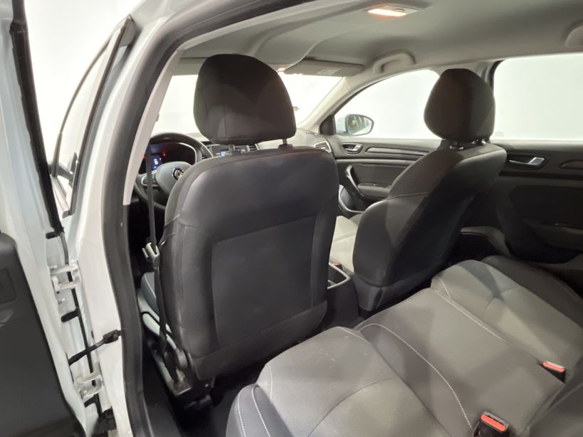 RENAULT MEGANE IV BERLINE 2021 - Photo n°37