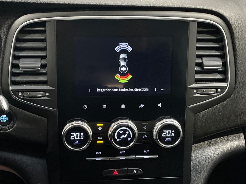 RENAULT MEGANE IV BERLINE 2023 - Photo n°12