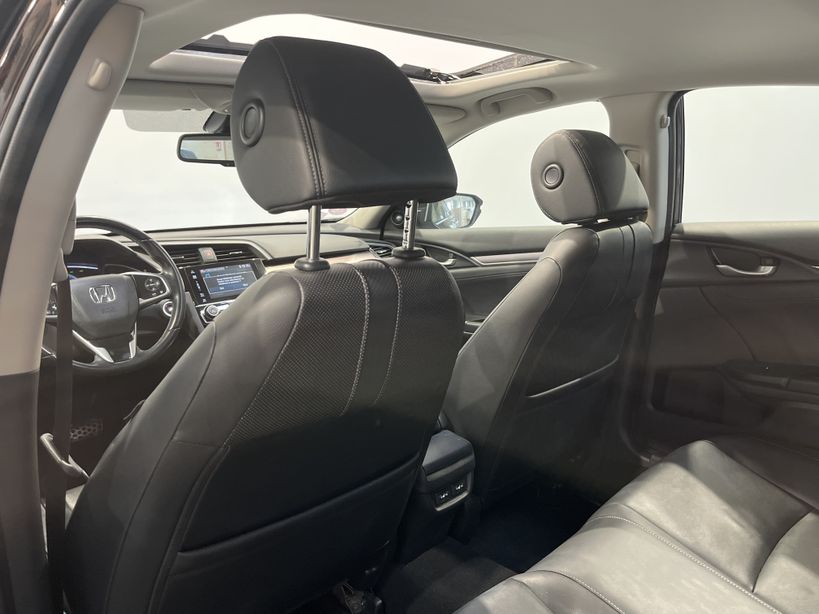 HONDA CIVIC 4 PORTES 2018 2019 - Photo n°39