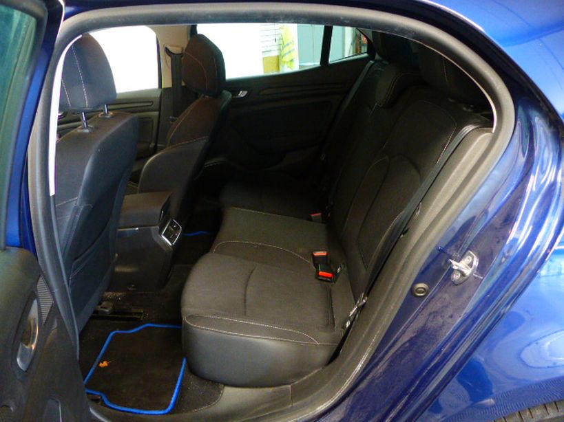 RENAULT MEGANE IV BERLINE 2019 - Photo n°7
