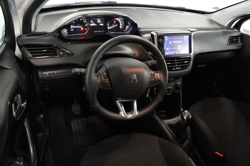 PEUGEOT 208 2019 - Photo n°10