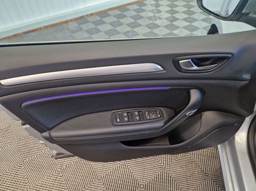 RENAULT MEGANE IV BERLINE 2023 - Photo n°10