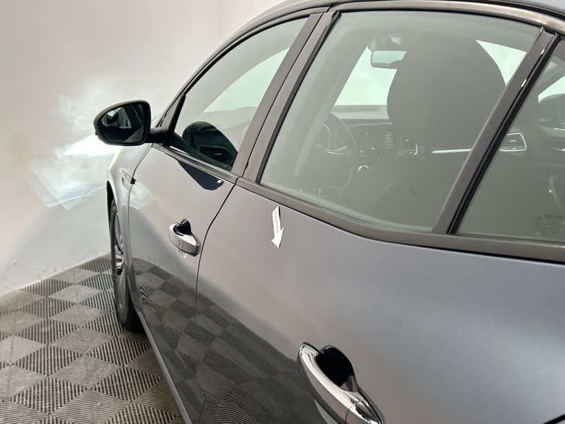 RENAULT MEGANE IV BERLINE 2023 - Photo n°3