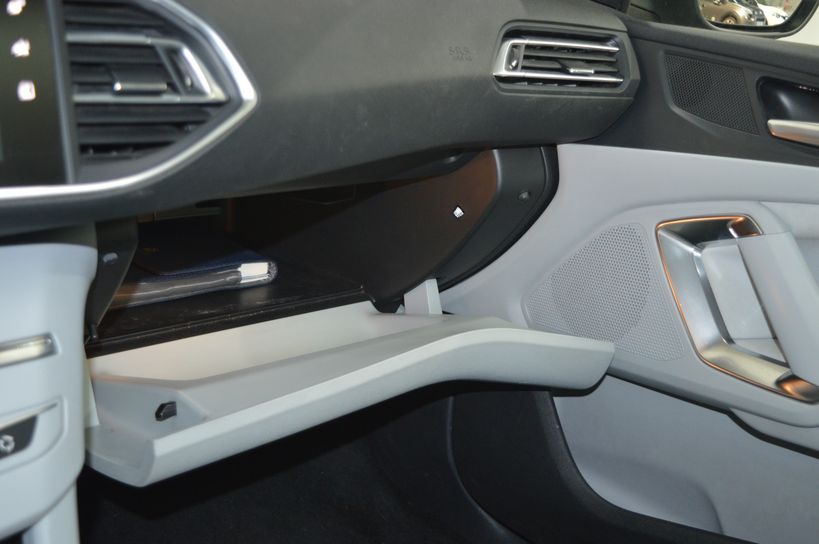 PEUGEOT 308 SW 2014 - Photo n°24