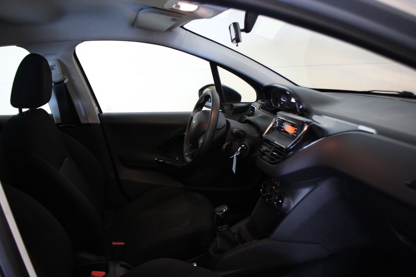 PEUGEOT 208 AFFAIRE 2017 - Photo n°6