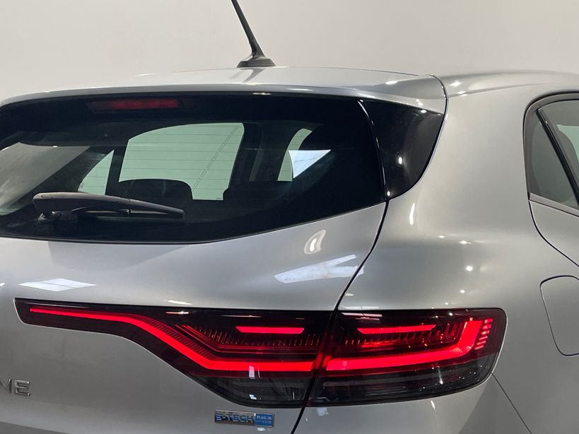 RENAULT MEGANE IV BERLINE 2021 - Photo n°8