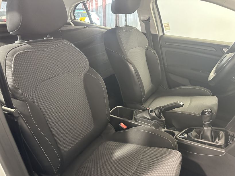 RENAULT MEGANE IV SOCIETE 2019 - Photo n°7