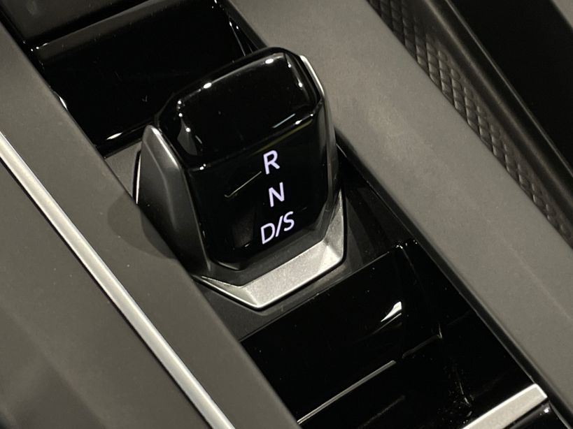 VOLKSWAGEN GOLF 2023 - Photo n°20