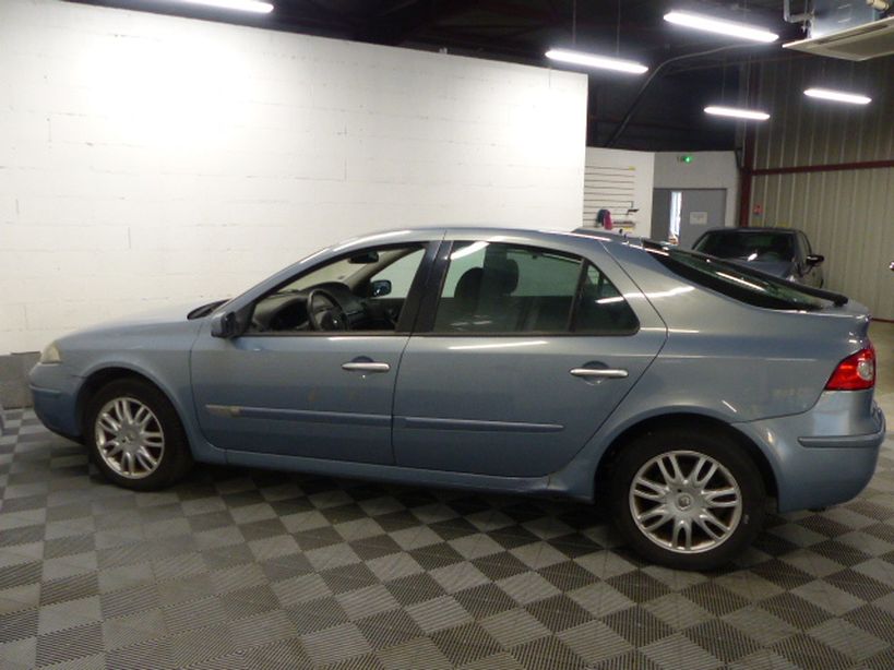 RENAULT LAGUNA 2005 - Photo n°13