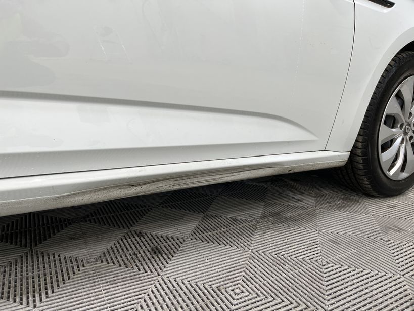 RENAULT MEGANE IV ESTATE 2017 - Photo n°6
