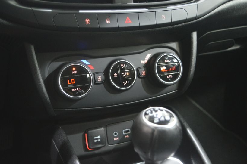 FIAT TIPO 5 PORTES 2017 - Photo n°12