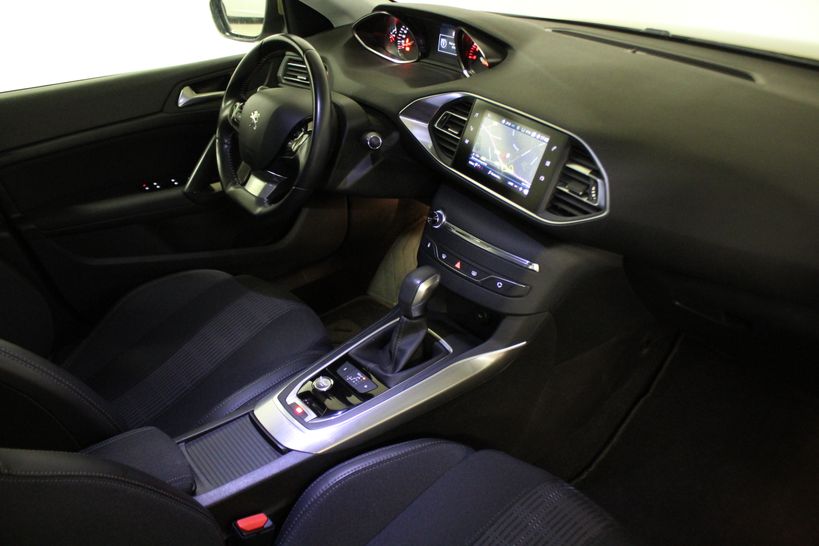 PEUGEOT 308 2018 - Photo n°7