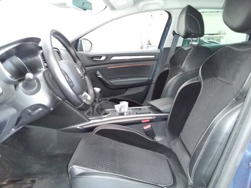 RENAULT MEGANE IV BERLINE 2018 - Photo n°8