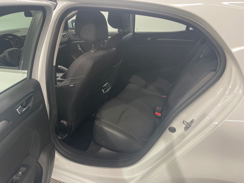 RENAULT MEGANE IV BERLINE 2021 - Photo n°30