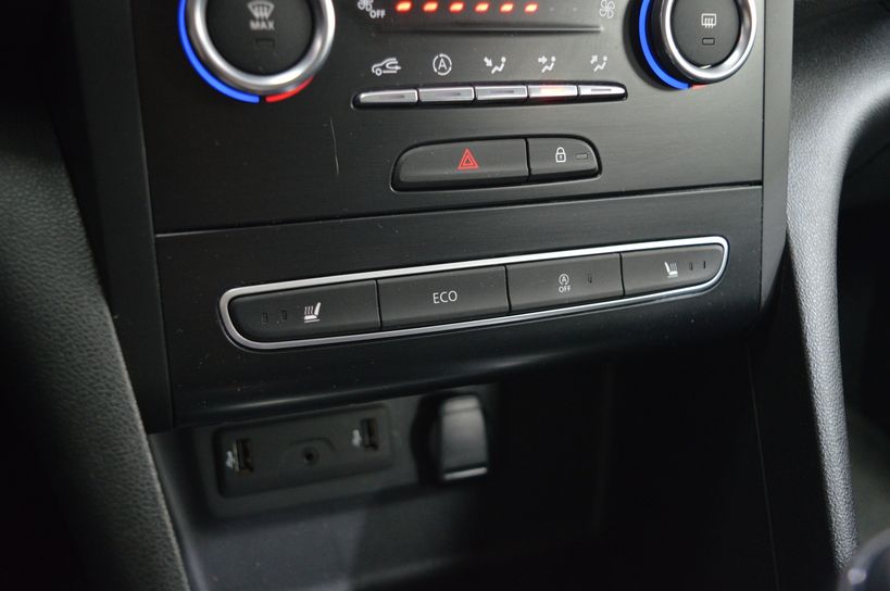 RENAULT MEGANE IV ESTATE 2019 - Photo n°17