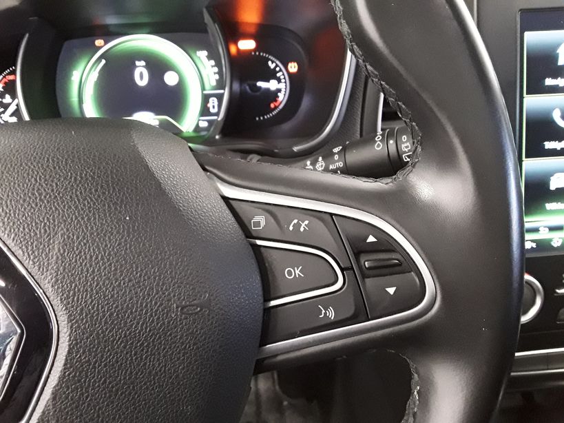 RENAULT MEGANE IV BERLINE 2016 - Photo n°28