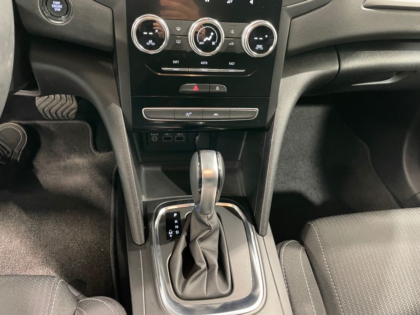 RENAULT MEGANE IV BERLINE 2022 - Photo n°27