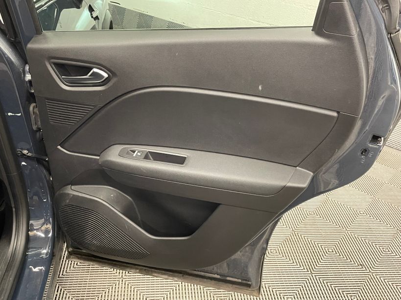 RENAULT CAPTUR 2023 - Photo n°32