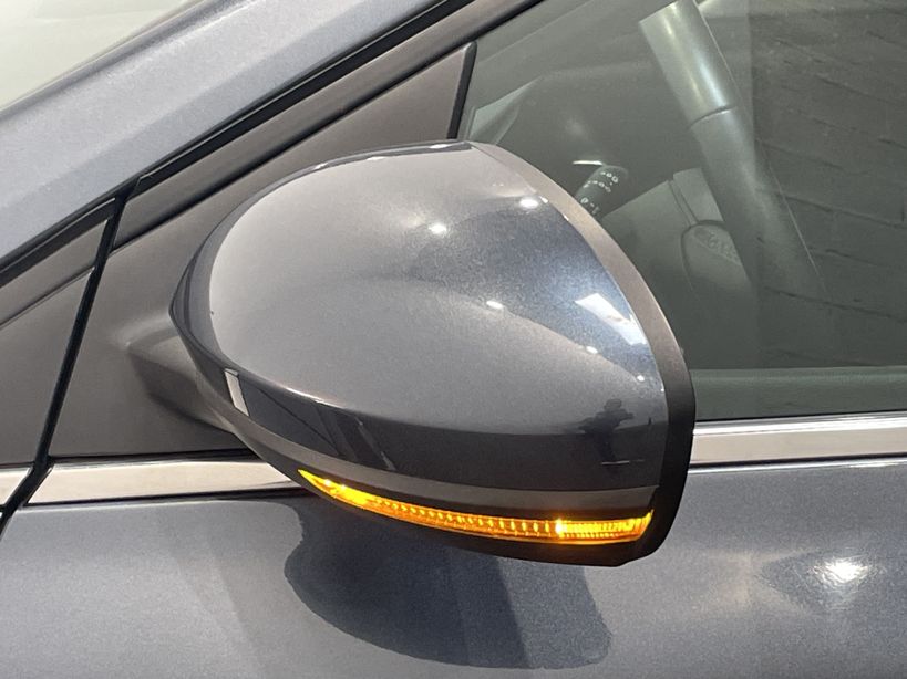 RENAULT MEGANE IV BERLINE 2021 - Photo n°44