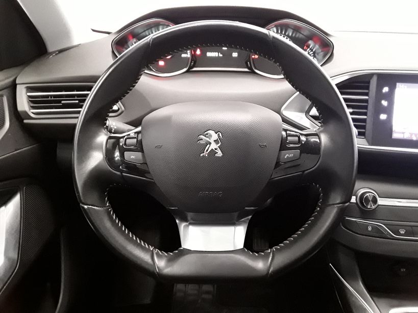 PEUGEOT 308 2018 - Photo n°15